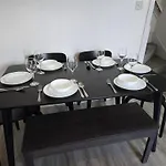 The Grand Four Bed Getaway- Sleeps 9-Free On Street Parking