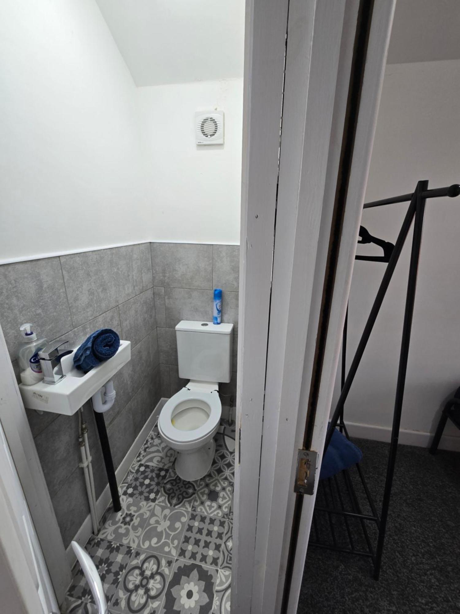 The Grand Four Bed Getaway- Sleeps 9-free On Street Parking * Birmingham